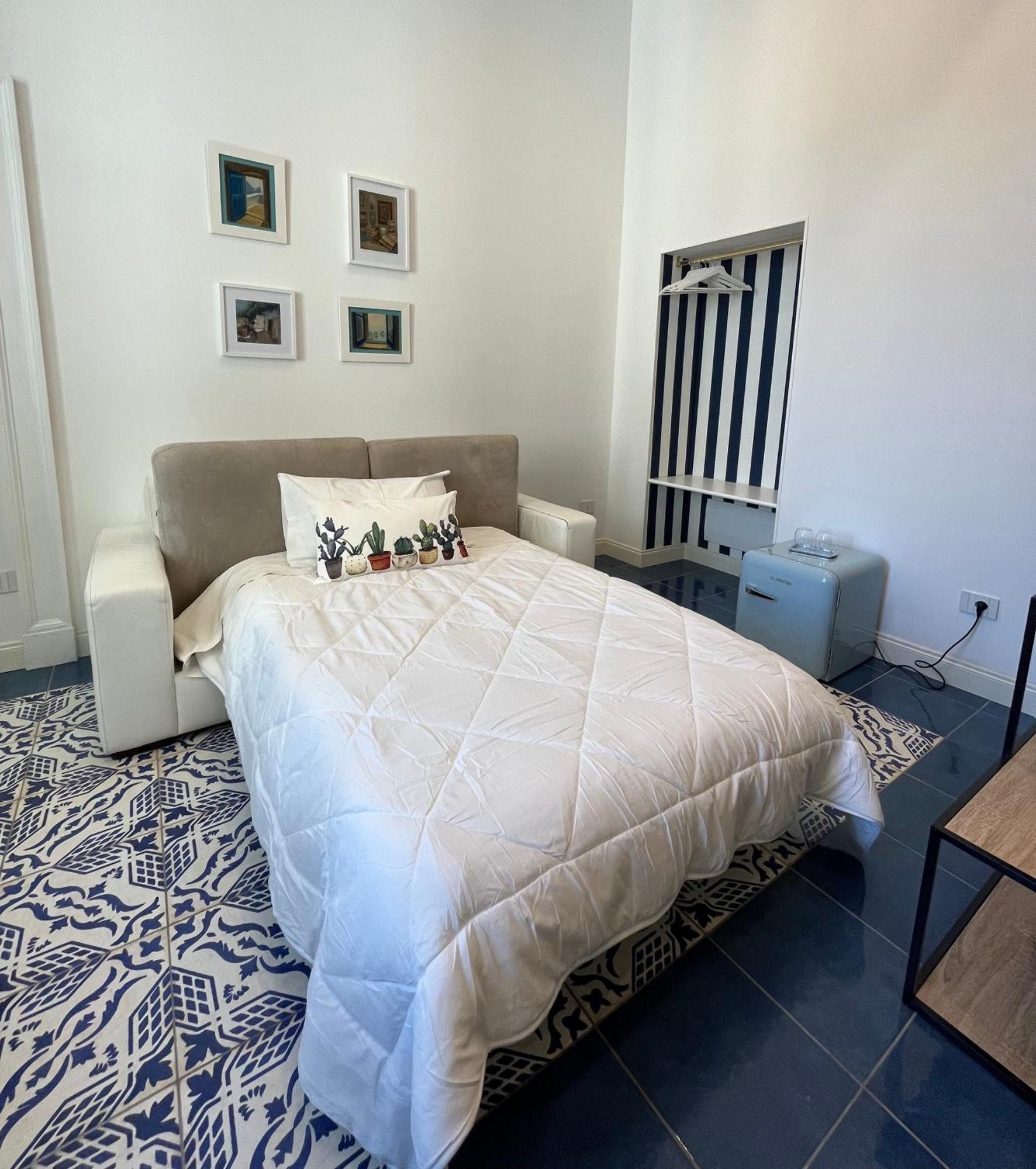 Gramsci 16 Hotel Napoli Ruang foto